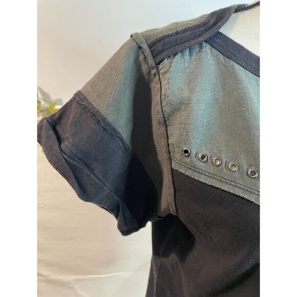 We The Free Black & Green Short Sleeve Top With Grommet Heart Design Size Small - Picture 8 of 16